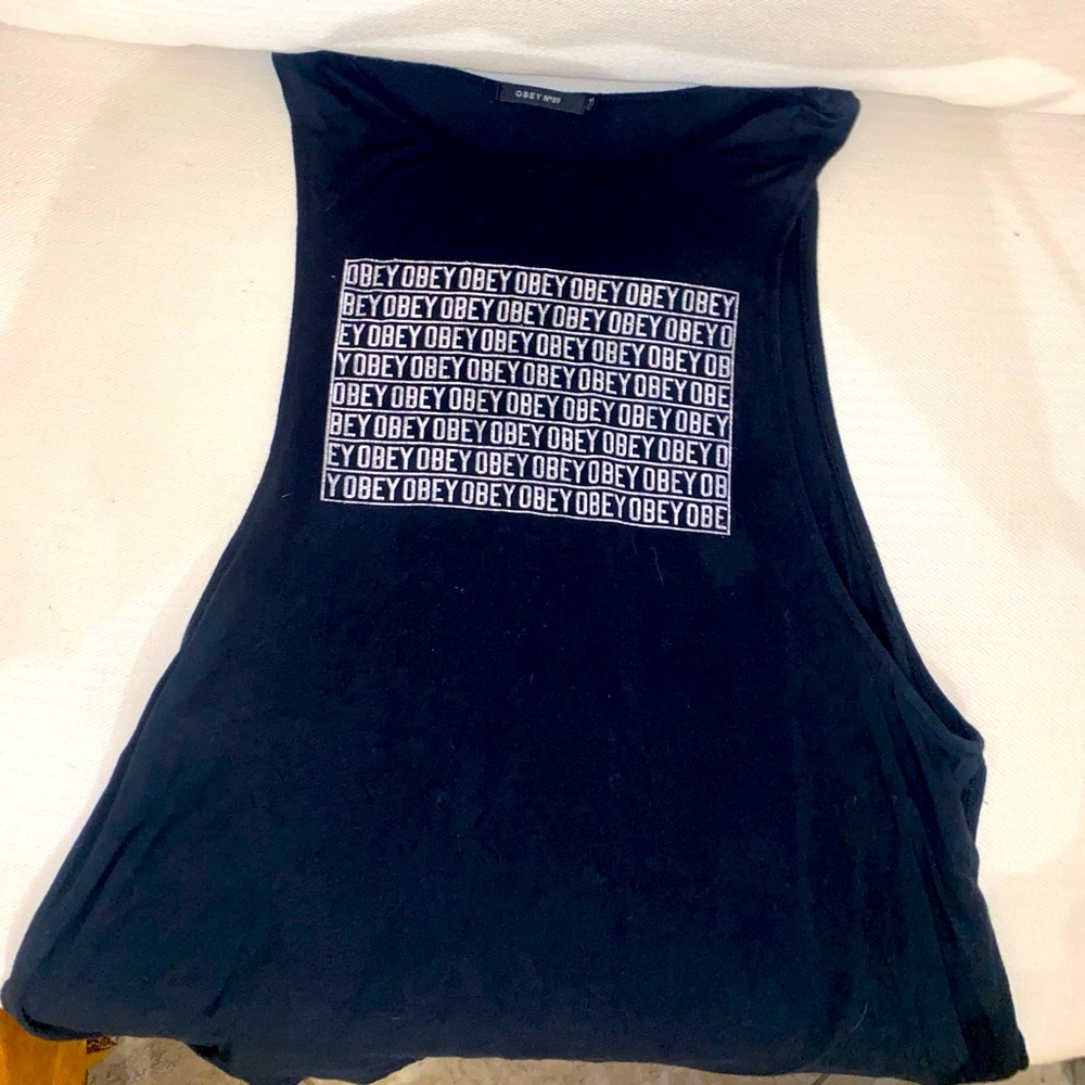 Obey tank